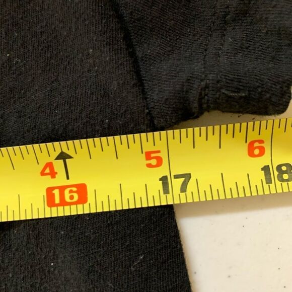 Ana black graphic top - Picture 3 of 4